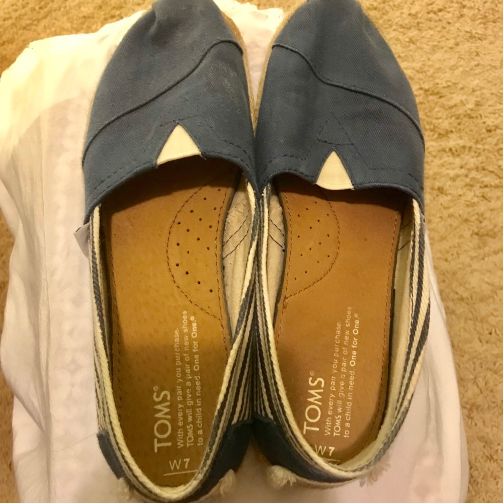 Toms - Picture 4 of 4